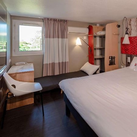 Hotel Ibis Lyon Sud Chasse Sur Rhone Esterno foto