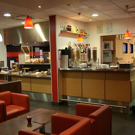 Hotel Ibis Lyon Sud Chasse Sur Rhone Esterno foto