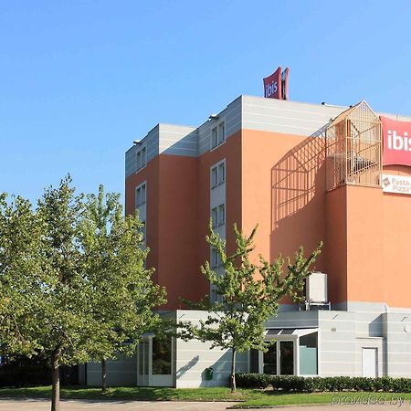 Hotel Ibis Lyon Sud Chasse Sur Rhone Esterno foto