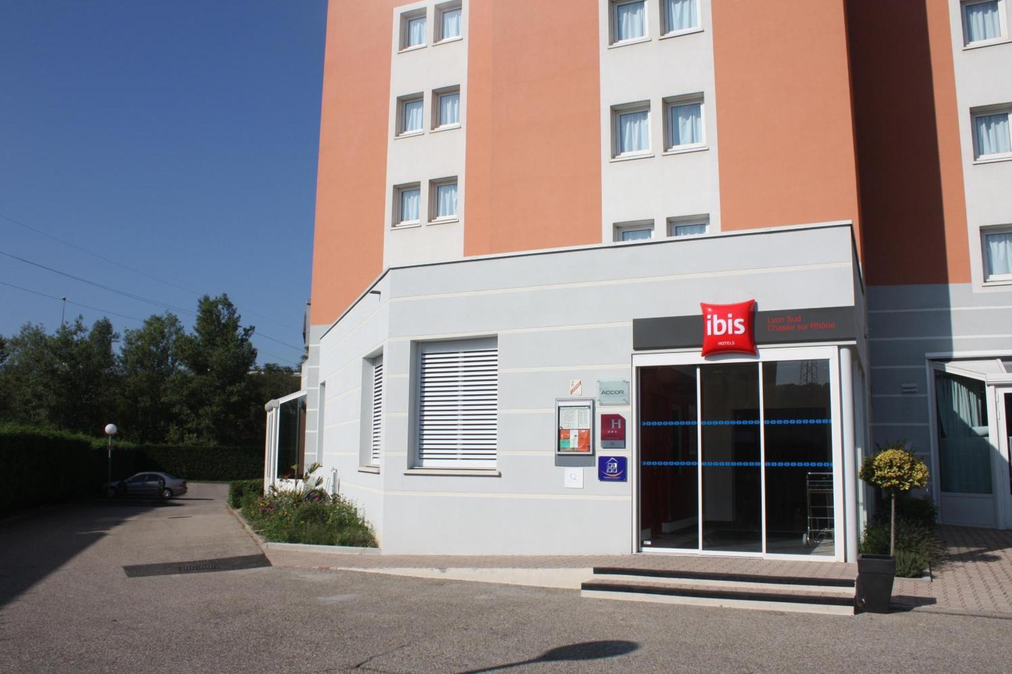 Hotel Ibis Lyon Sud Chasse Sur Rhone Esterno foto