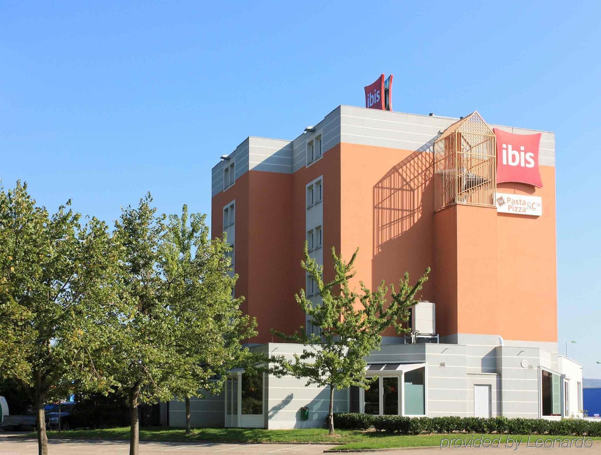 Hotel Ibis Lyon Sud Chasse Sur Rhone Esterno foto