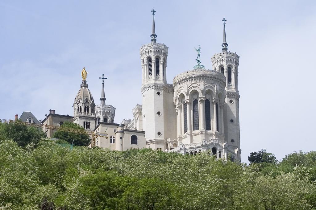 Hotel Ibis Lyon Sud Chasse Sur Rhone Esterno foto